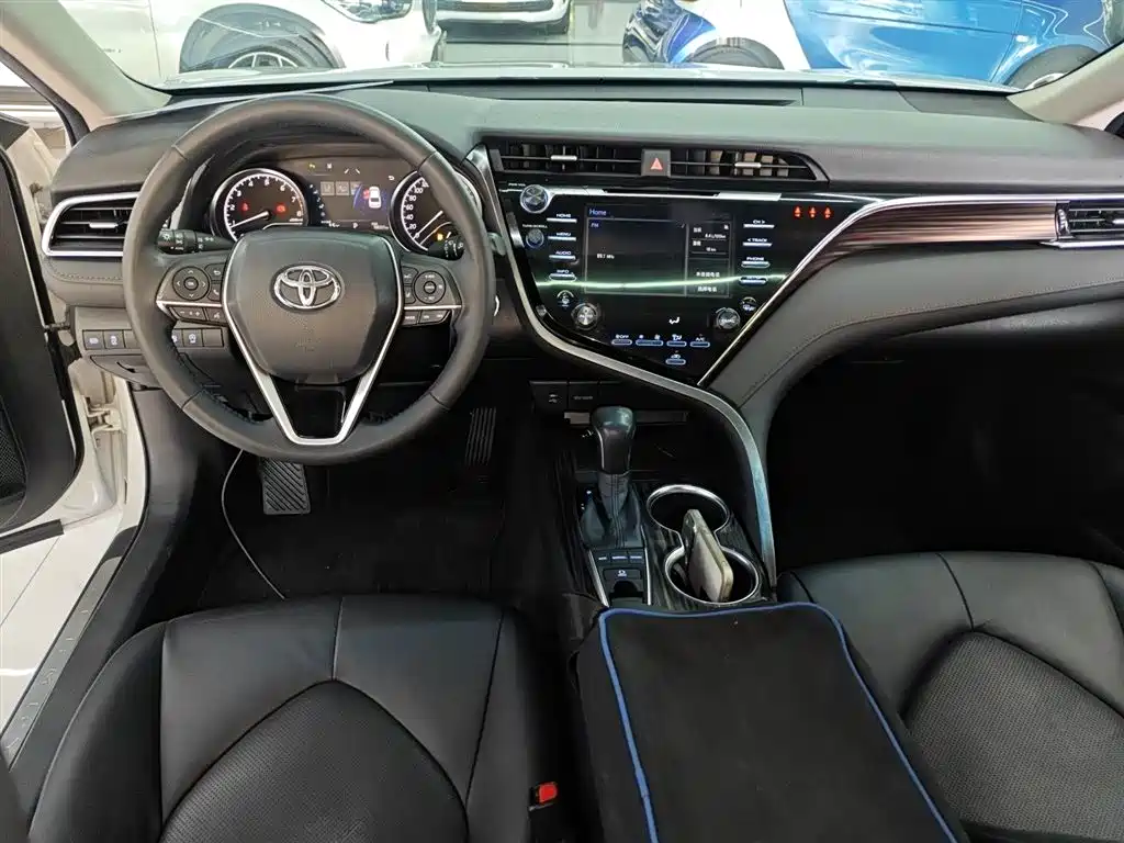 Toyota Camry 2018 2.5G Luxury Edition фото 10