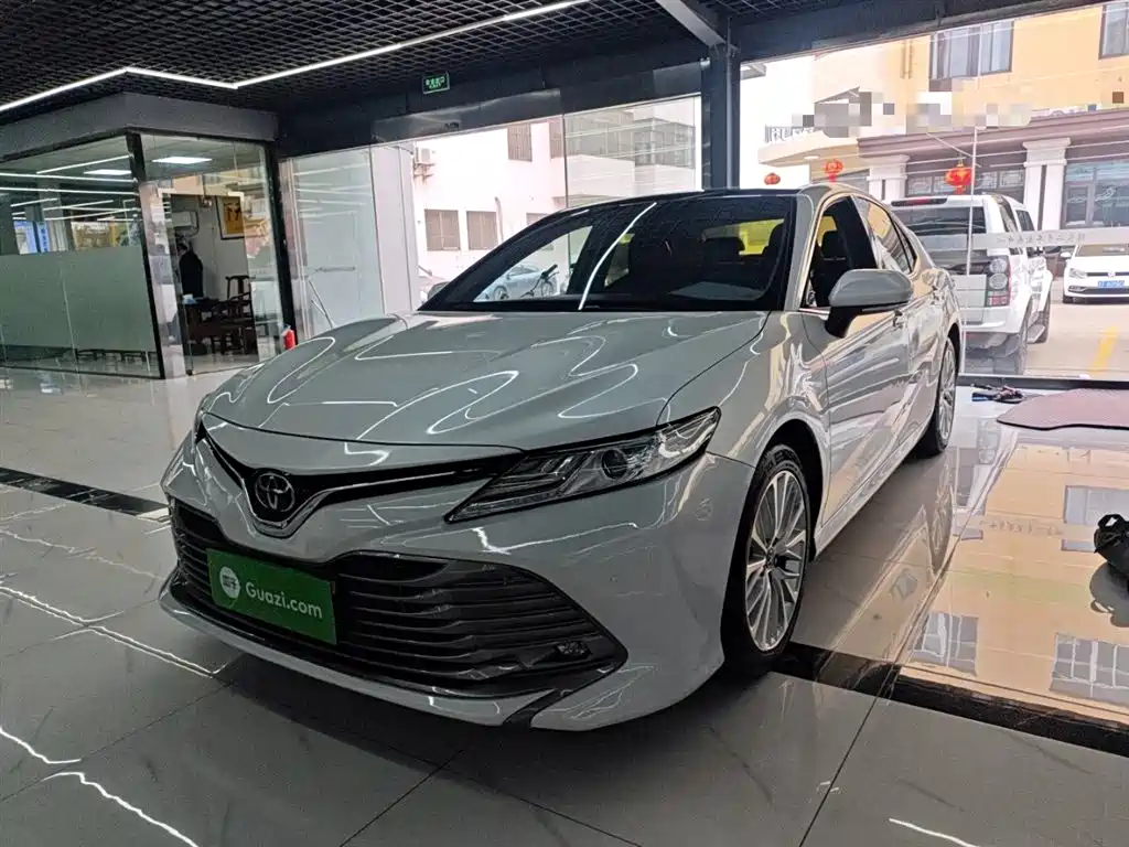 Toyota Camry 2018 2.5G Luxury Edition фото 2