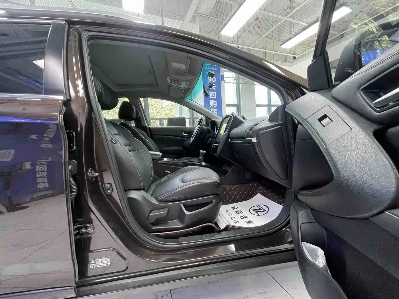 Luxgen U6 SUV 2017 2017 Facelift 1.6T Trend