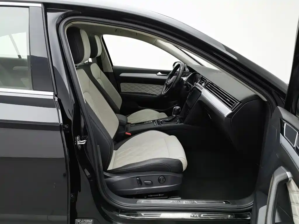 Photo 23 - Volkswagen Magotan