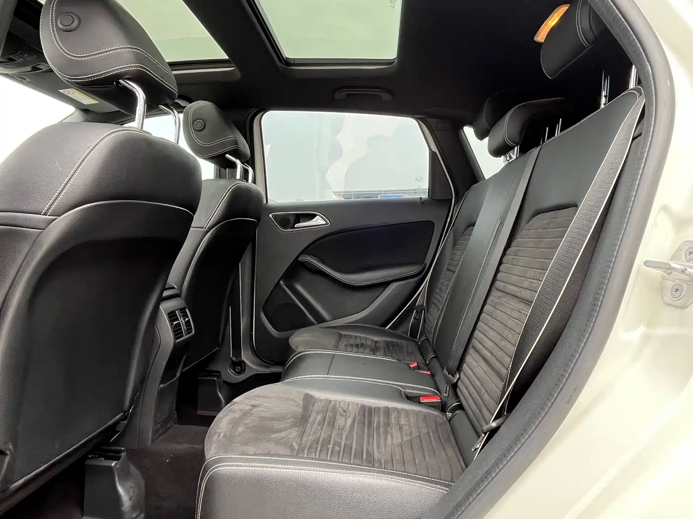 Mercedes-Benz B-Class 2017 B 200 Polar Limited Edition фото 9
