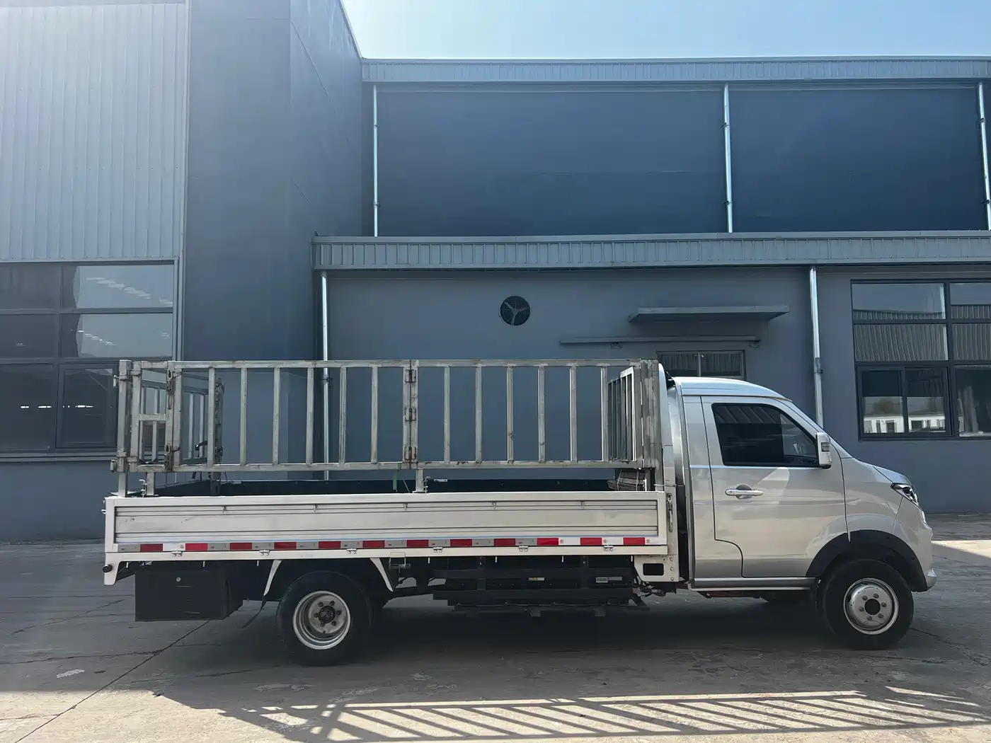 SRM XINYUAN XINYUAN T5L EV