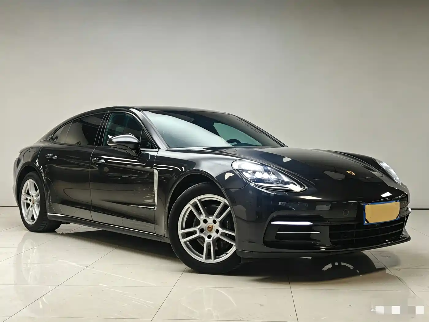 Porsche Panamera 2017 Panamera 4 Executive Long Wheelbase 3.0T фото 3
