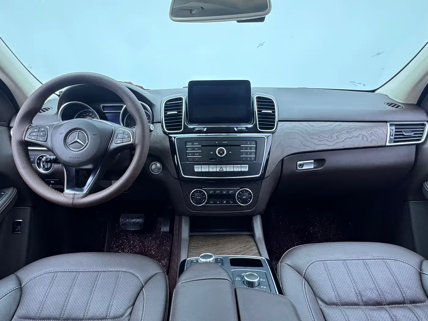 Mercedes-Benz GLE 2016 GLE 320 4MATIC Luxury фото 12