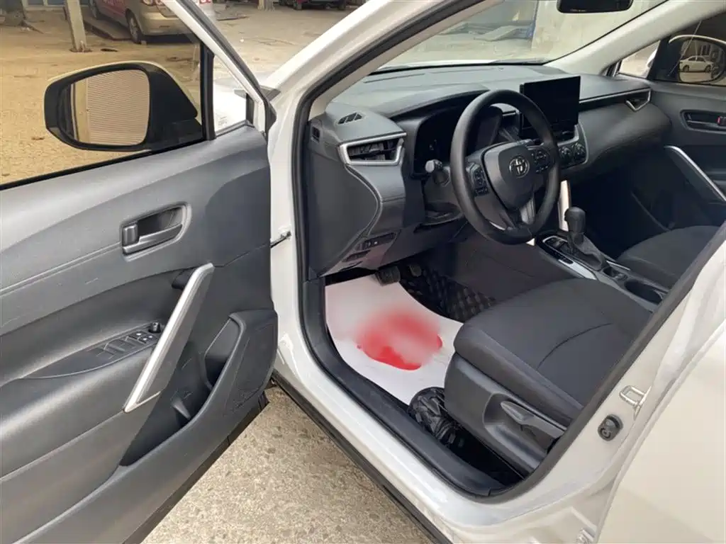 Toyota Corolla Cross 2024 Model 2.0L Pioneer Edition фото 13