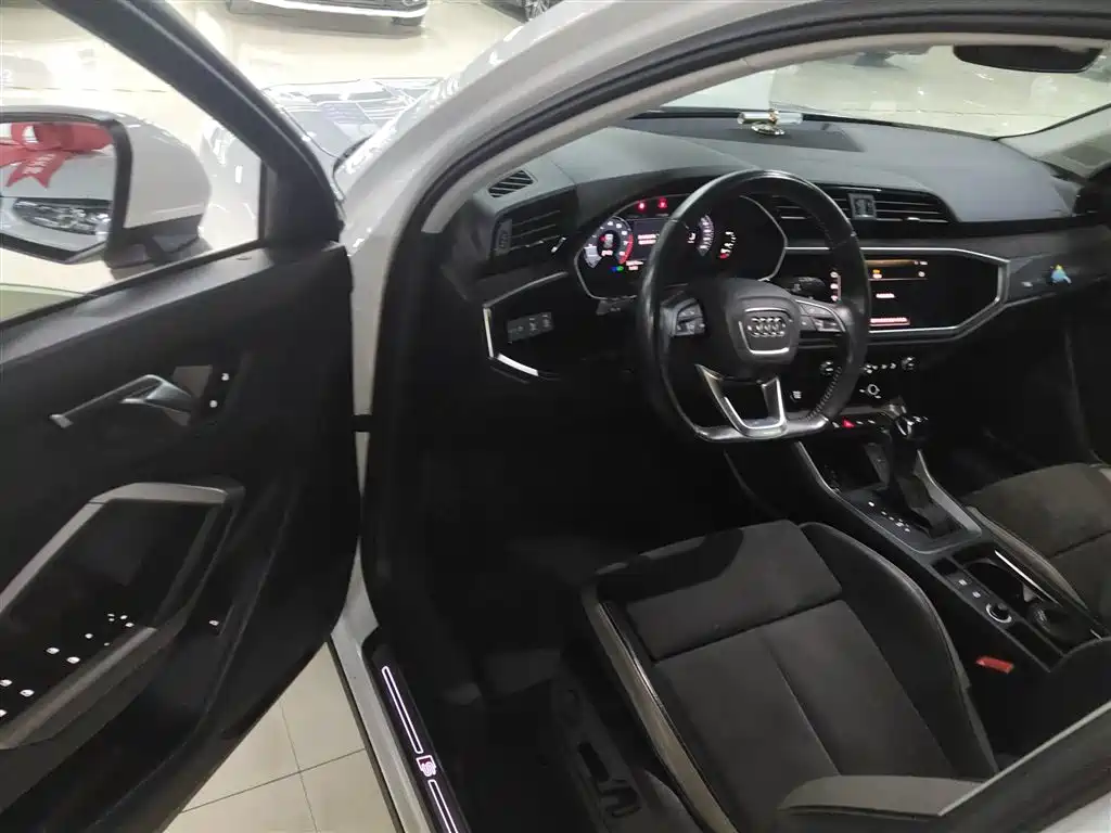 Audi Q3 2021 35 TFSI Fashion Sport фото 12