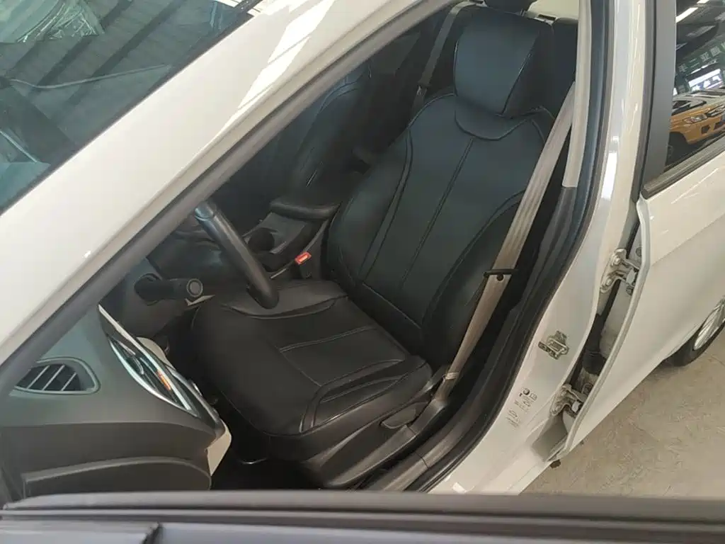 Фото 15 - Buick Excelle