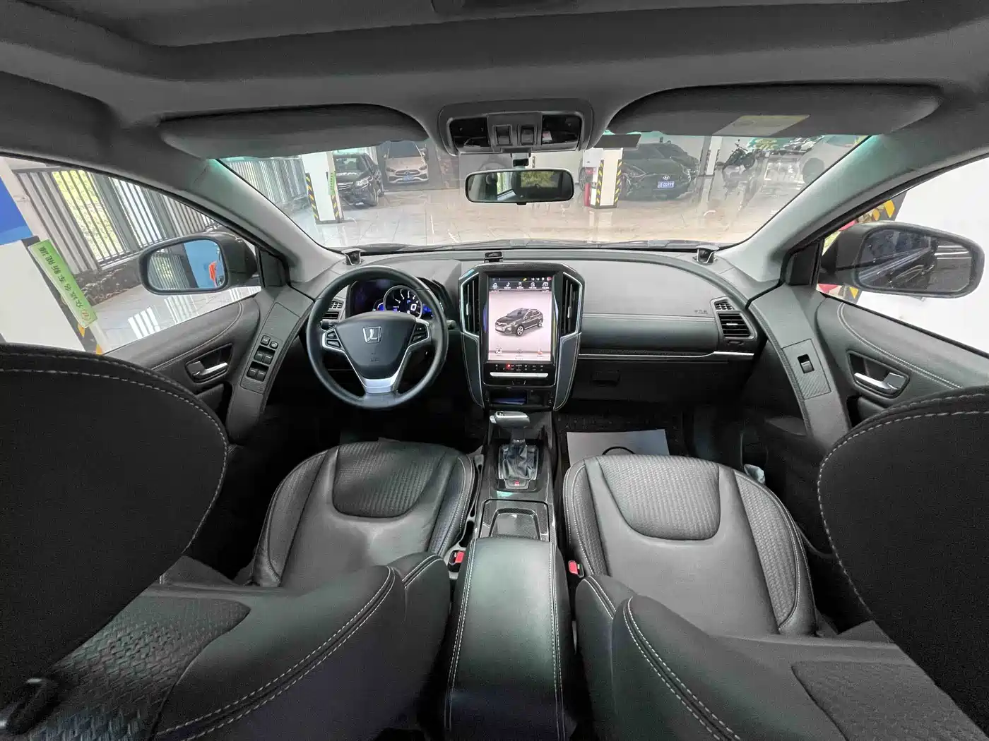 Luxgen U6 SUV 2017 2017 Facelift 1.6T Trend
