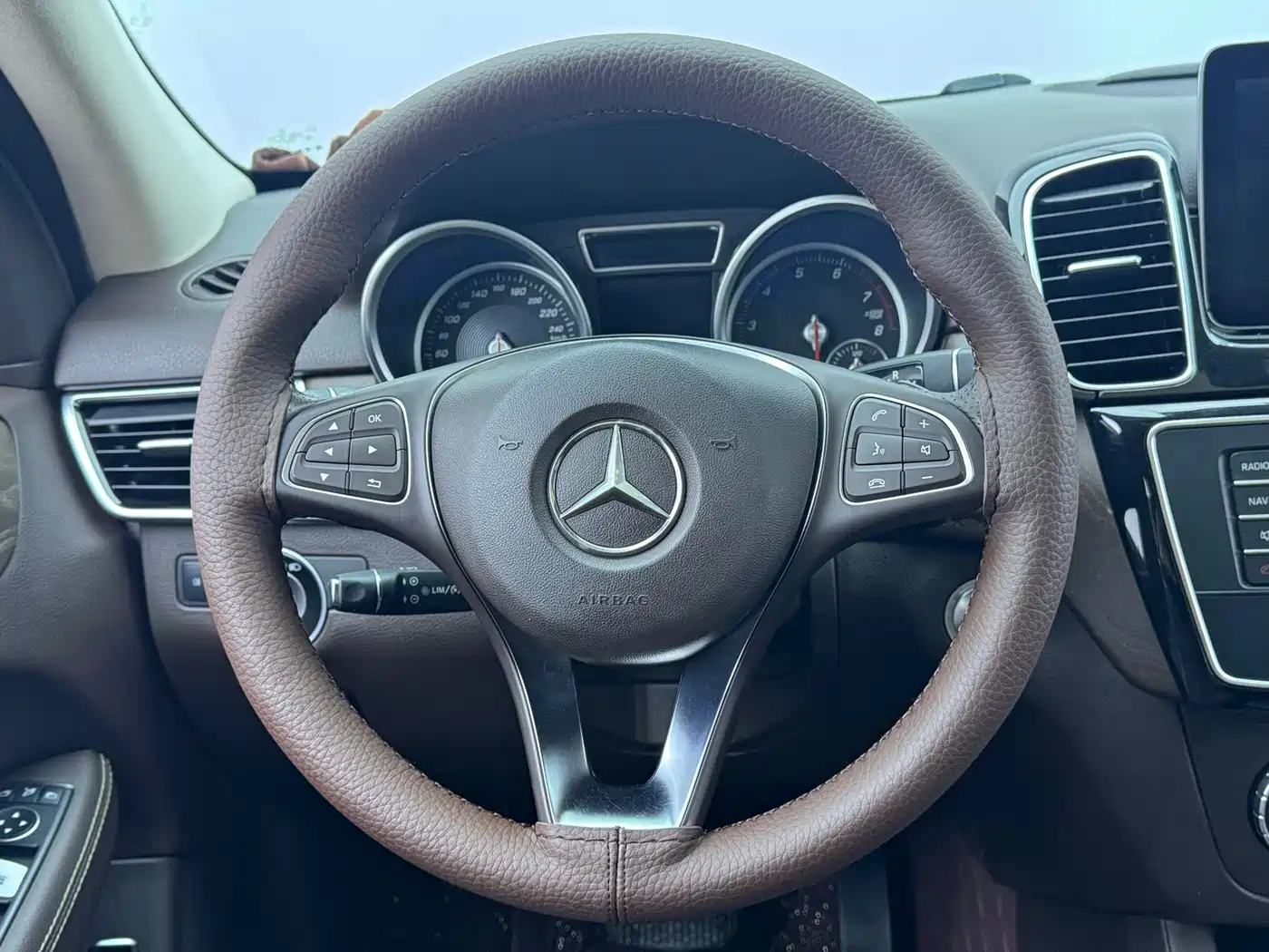 Mercedes-Benz GLE 2016 GLE 320 4MATIC Luxury фото 14