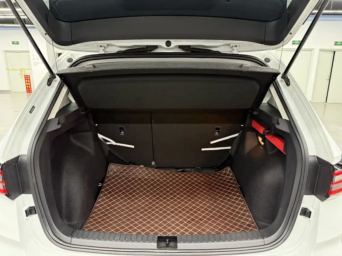 Volkswagen Tharu 2024 300TSI 2WD Bright Moon Edition фото 29