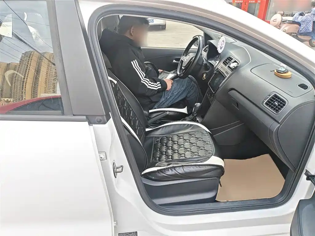Volkswagen Polo 2018 1.5L Auto Comfort фото 20
