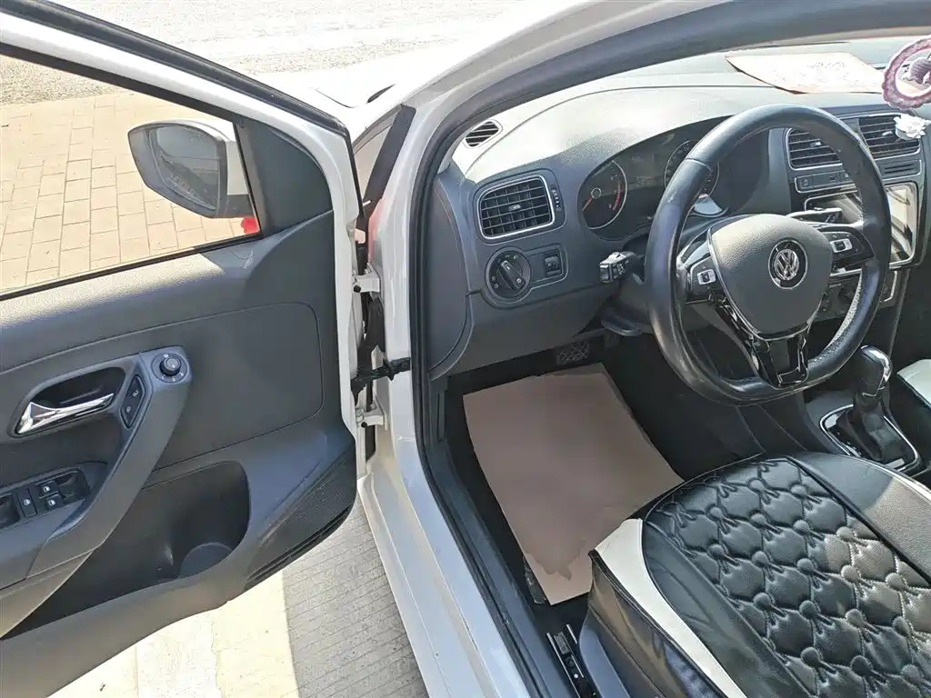 Volkswagen Polo 2018 1.5L Auto Comfort фото 12