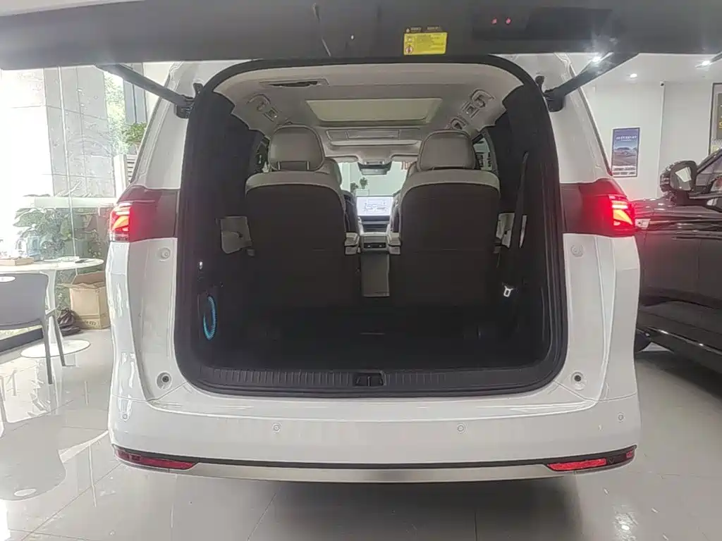 BYD Xia 2025 2025 DM-i 1.5T 180km Surpass Edition