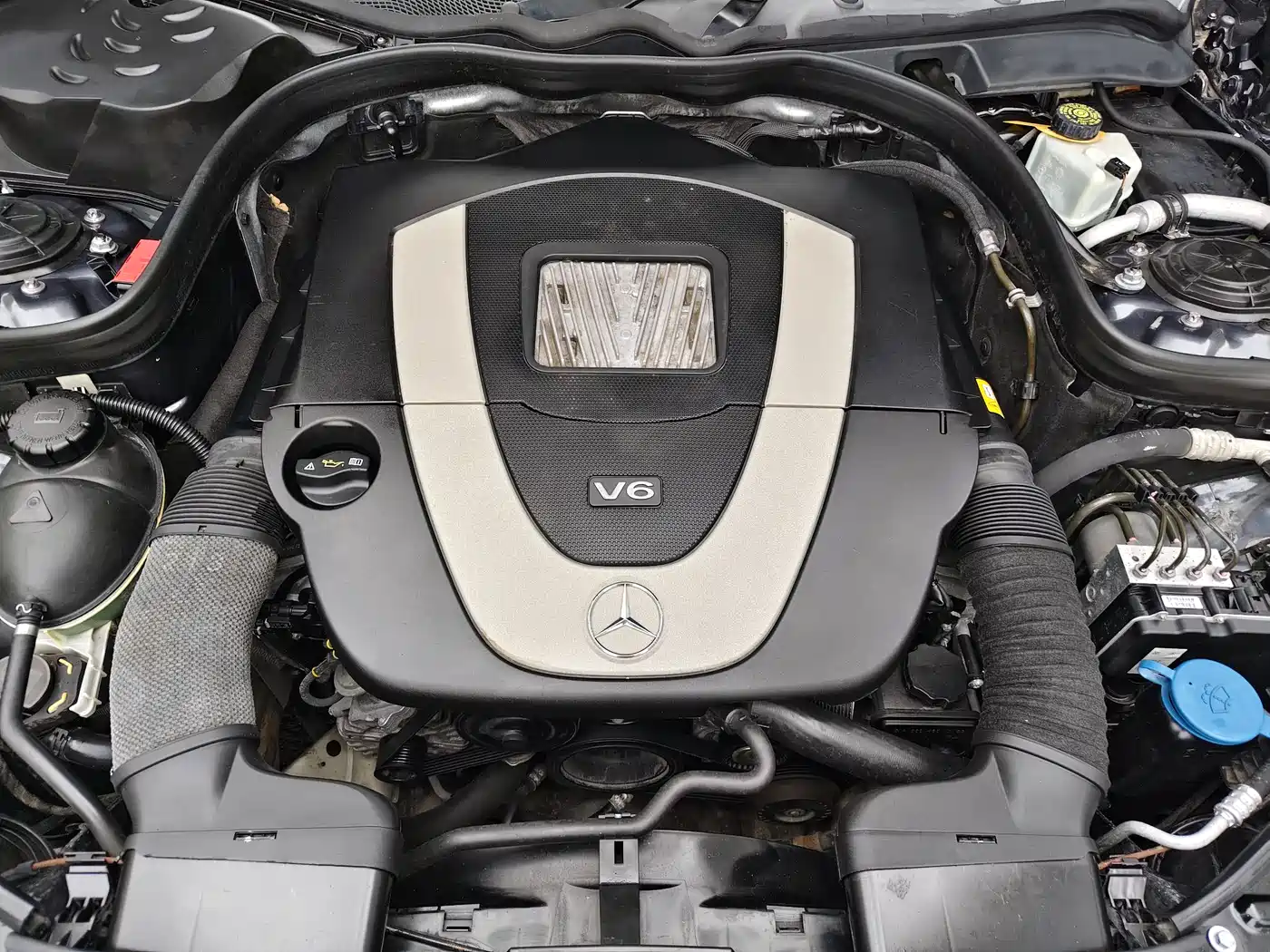 Mercedes-Benz E-Class 2010 E 300 L Fashion фото 16