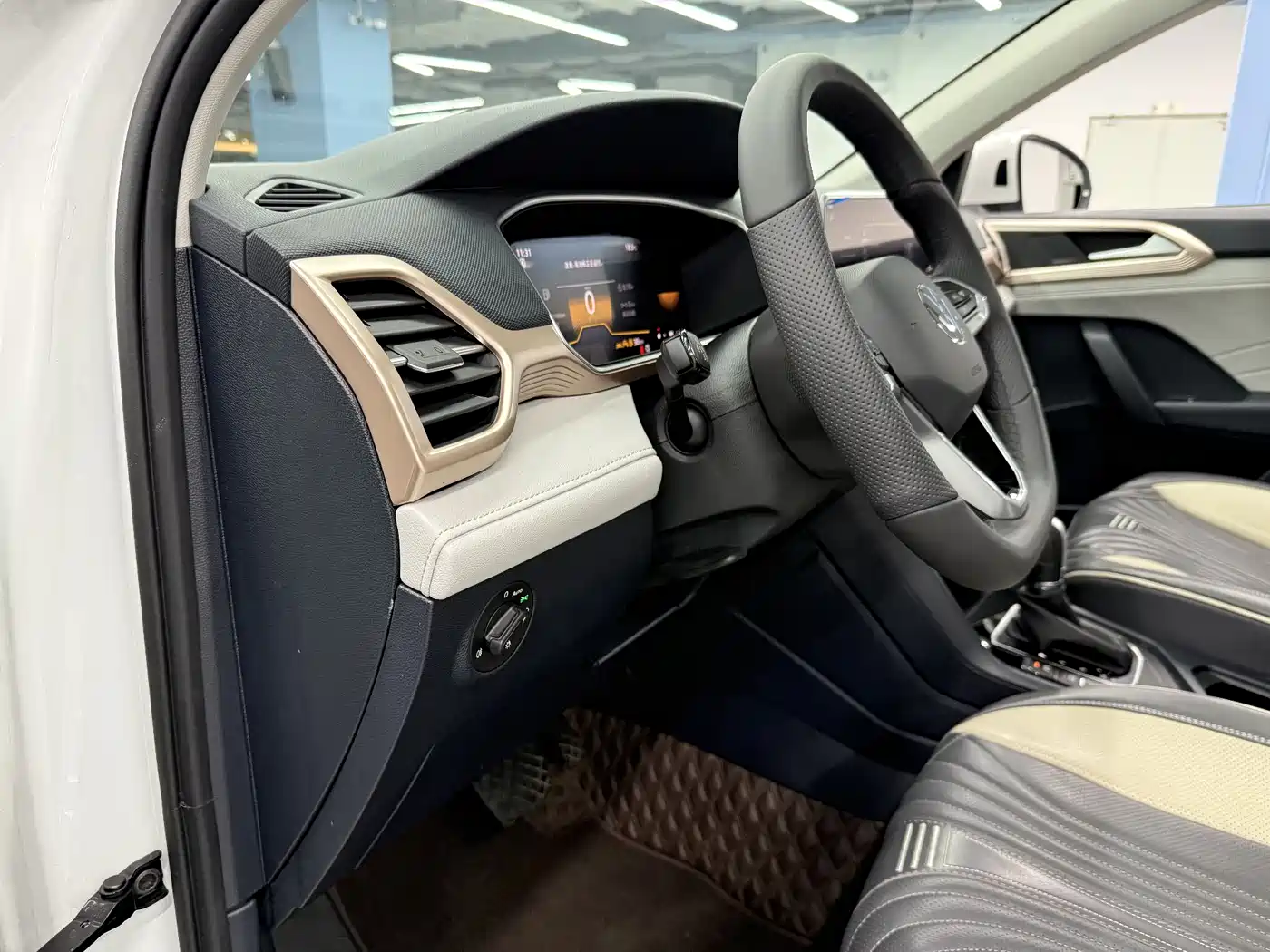 Volkswagen Tharu 2024 300TSI 2WD Bright Moon Edition фото 11