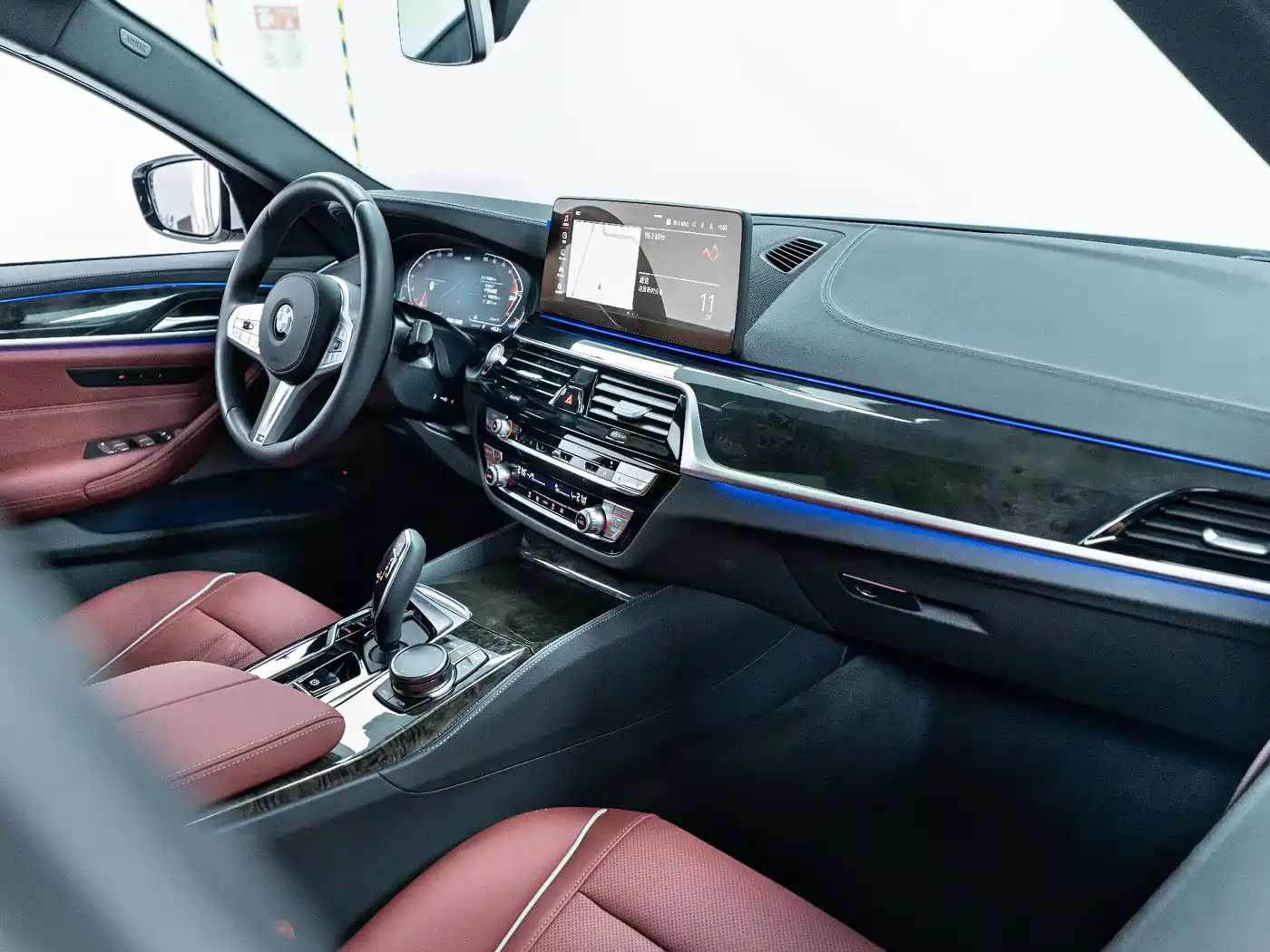 BMW 5 Series 2022 525Li M Sport Package фото 8