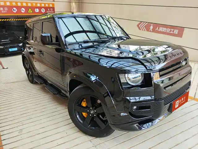 Land Rover Defender 2023