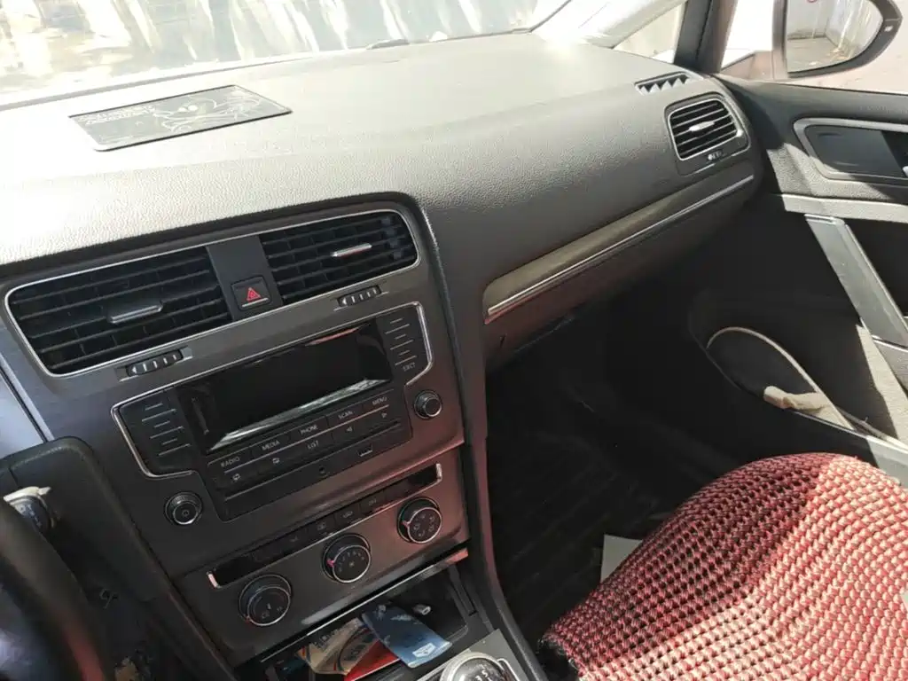 Photo 18 - Volkswagen Golf