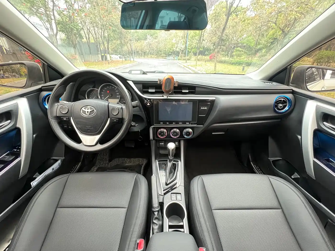 Toyota Levin 2017 Facelift 185T CVT Elite (China V) фото 12