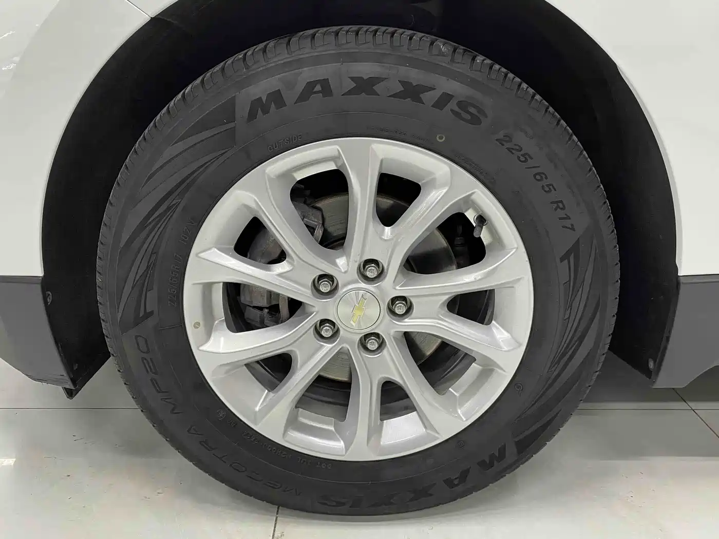 Фото 13 - Chevrolet Equinox
