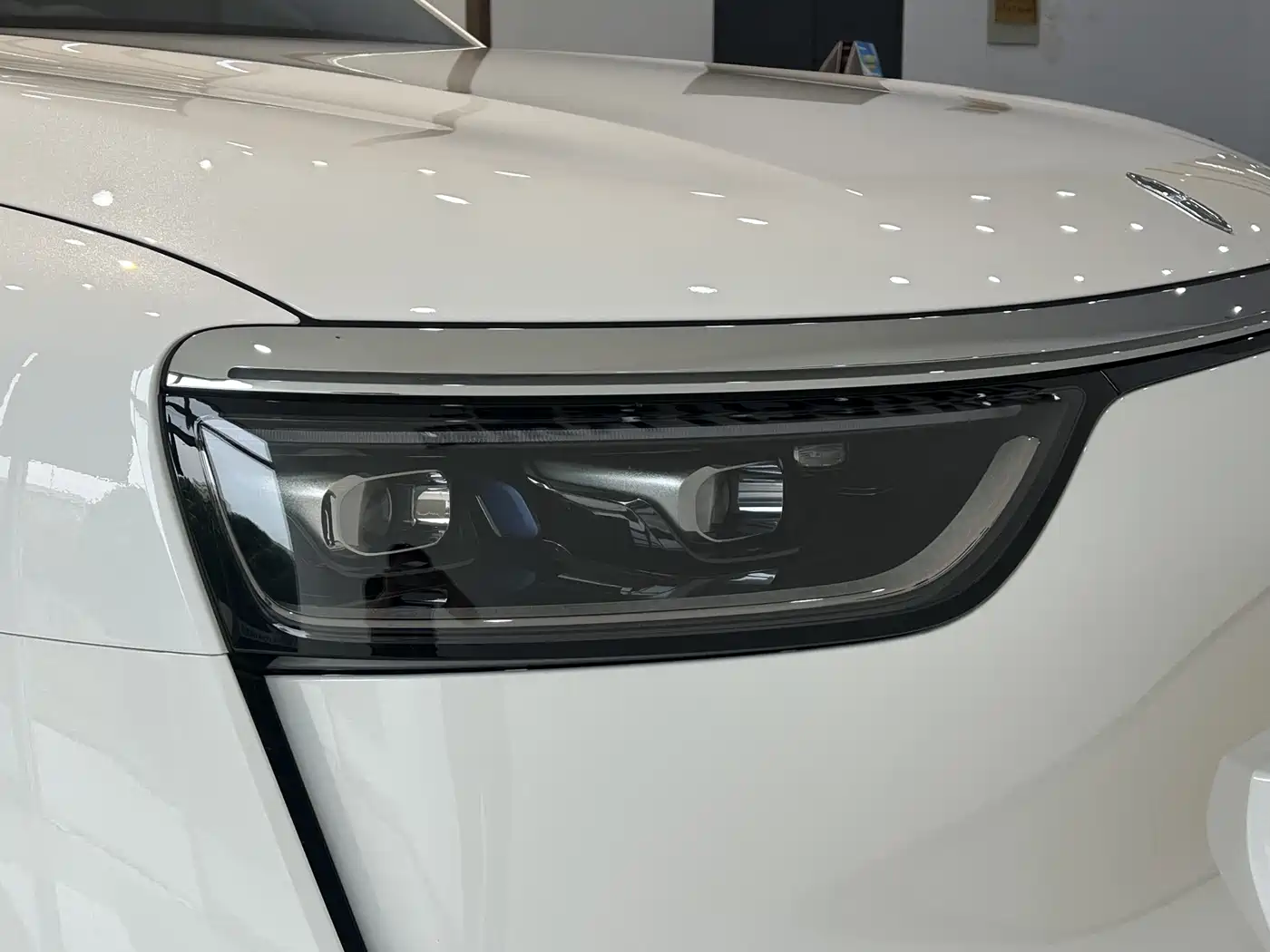 AITO Wenjie AITO M8 2025 Range Extender Max+ Edition 53.4kWh 5-seater фото 28