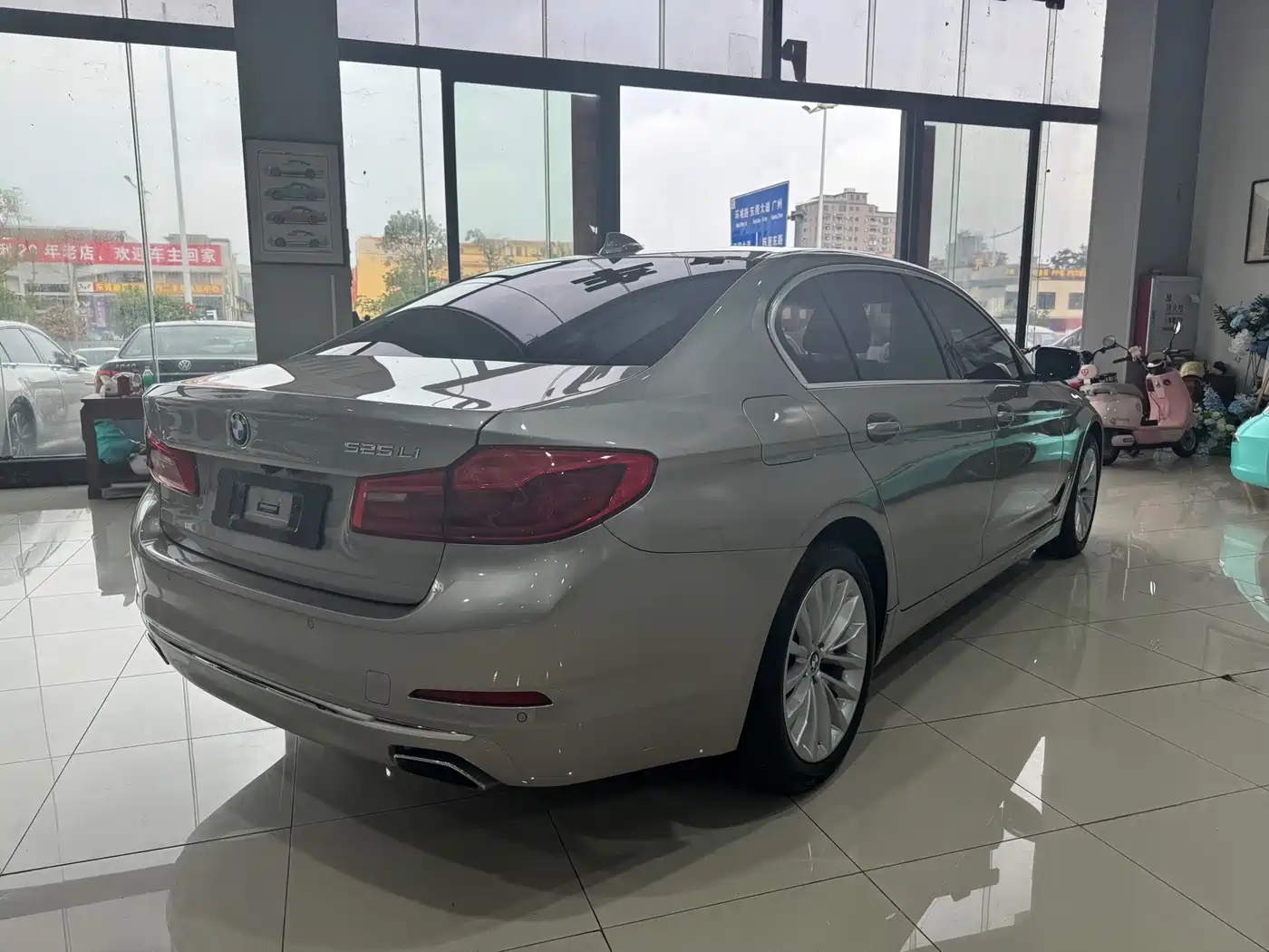 Фото 8 - BMW 5 Series