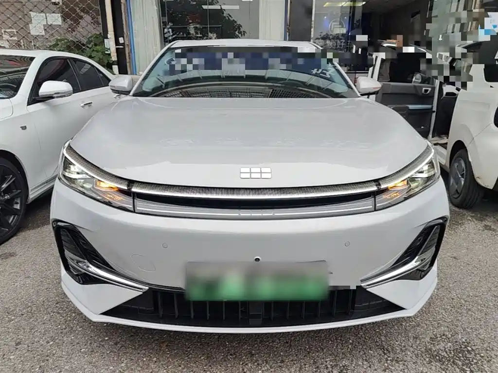 Geely Galaxy Galaxy A7 2025 EM-i фото 3