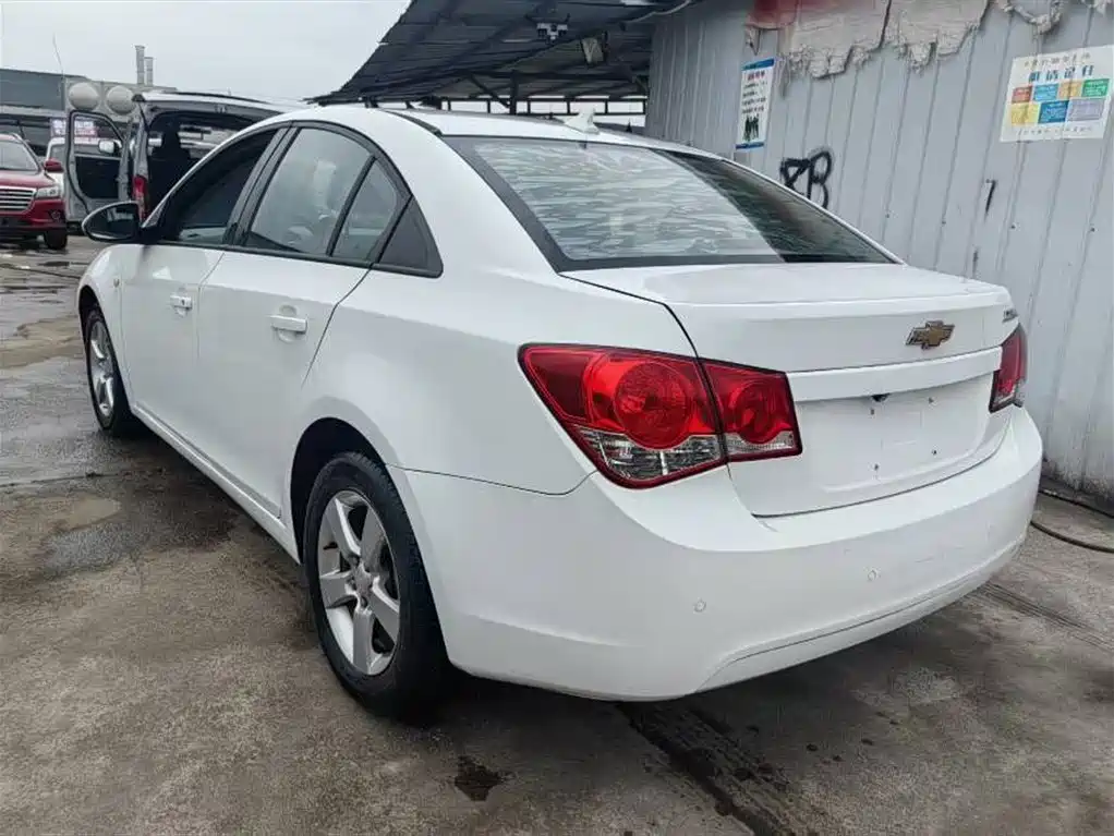 Chevrolet Cruze 2013 Model 1.6L SE AT фото 4
