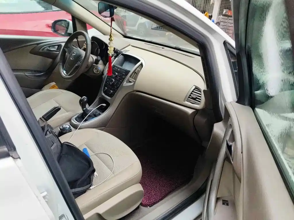 Фото 13 - Buick Excelle