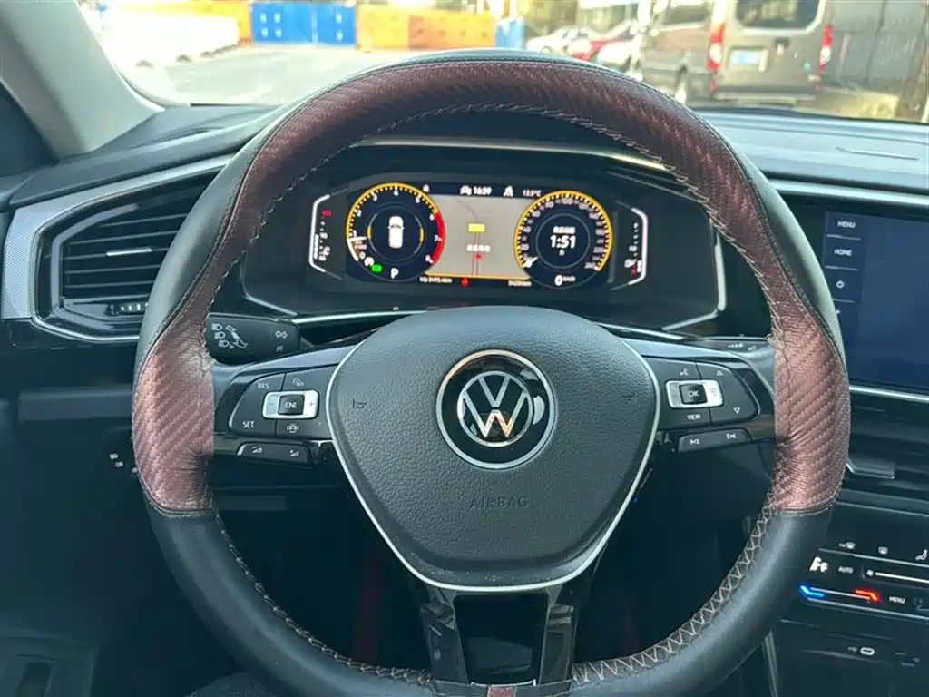 Volkswagen Tayron 2021 330TSI 2WD 3rd Anniversary Limited Edition фото 7