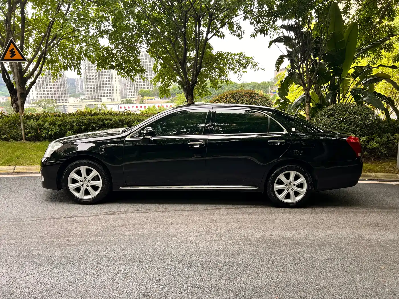 Toyota Crown 2010 3.0L Royal Saloon фото 9