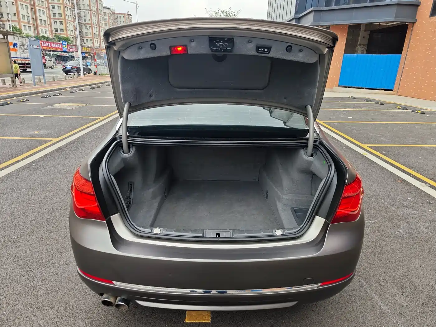BMW 7 Series 2014 730Li Premium фото 16
