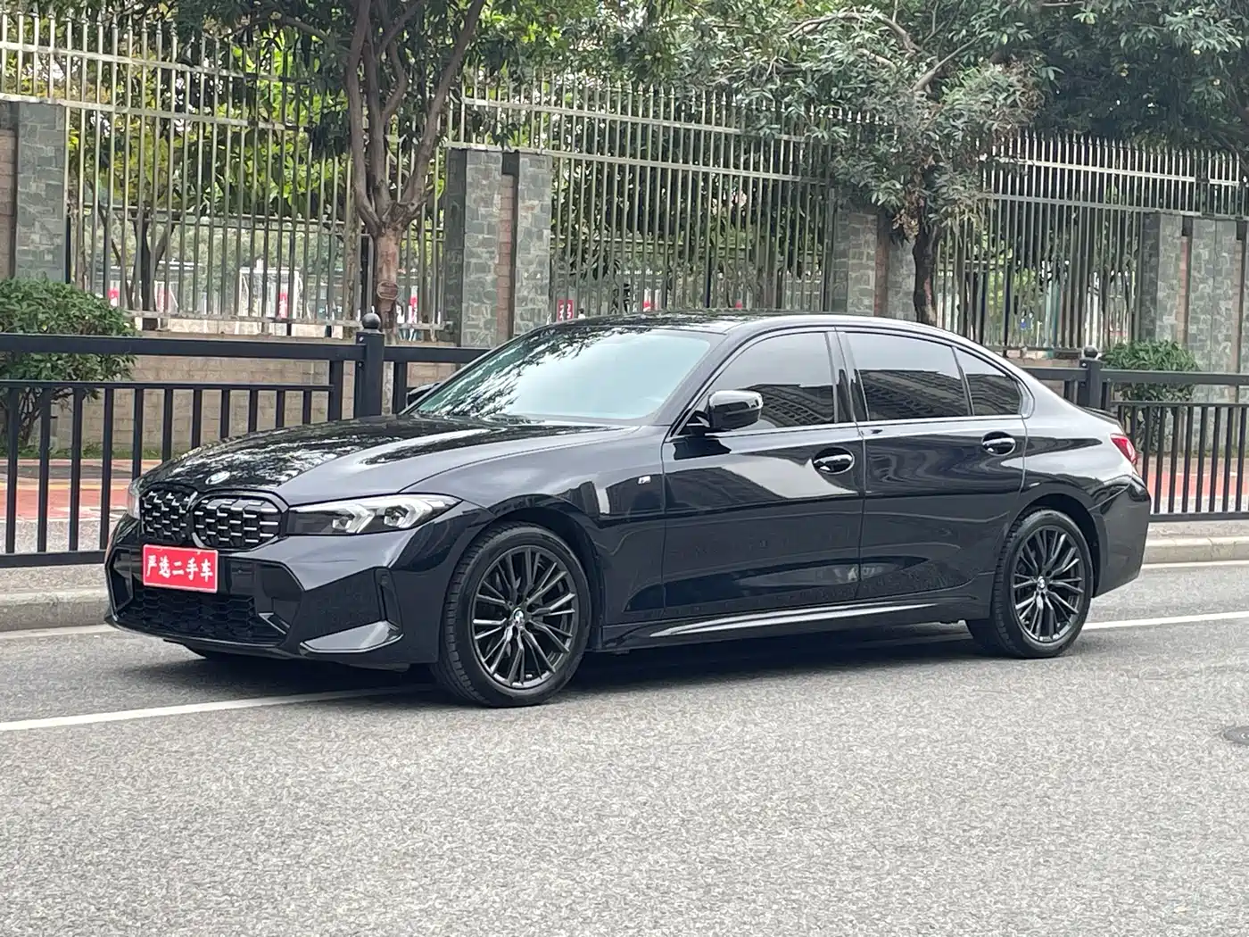 BMW 3 Series 2023 325i M Sport Black Night Package