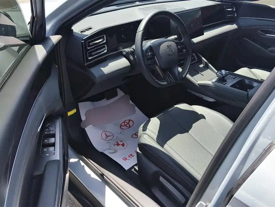 BYD Qin L 2024 DM-i 80KM Leading Edition фото 8