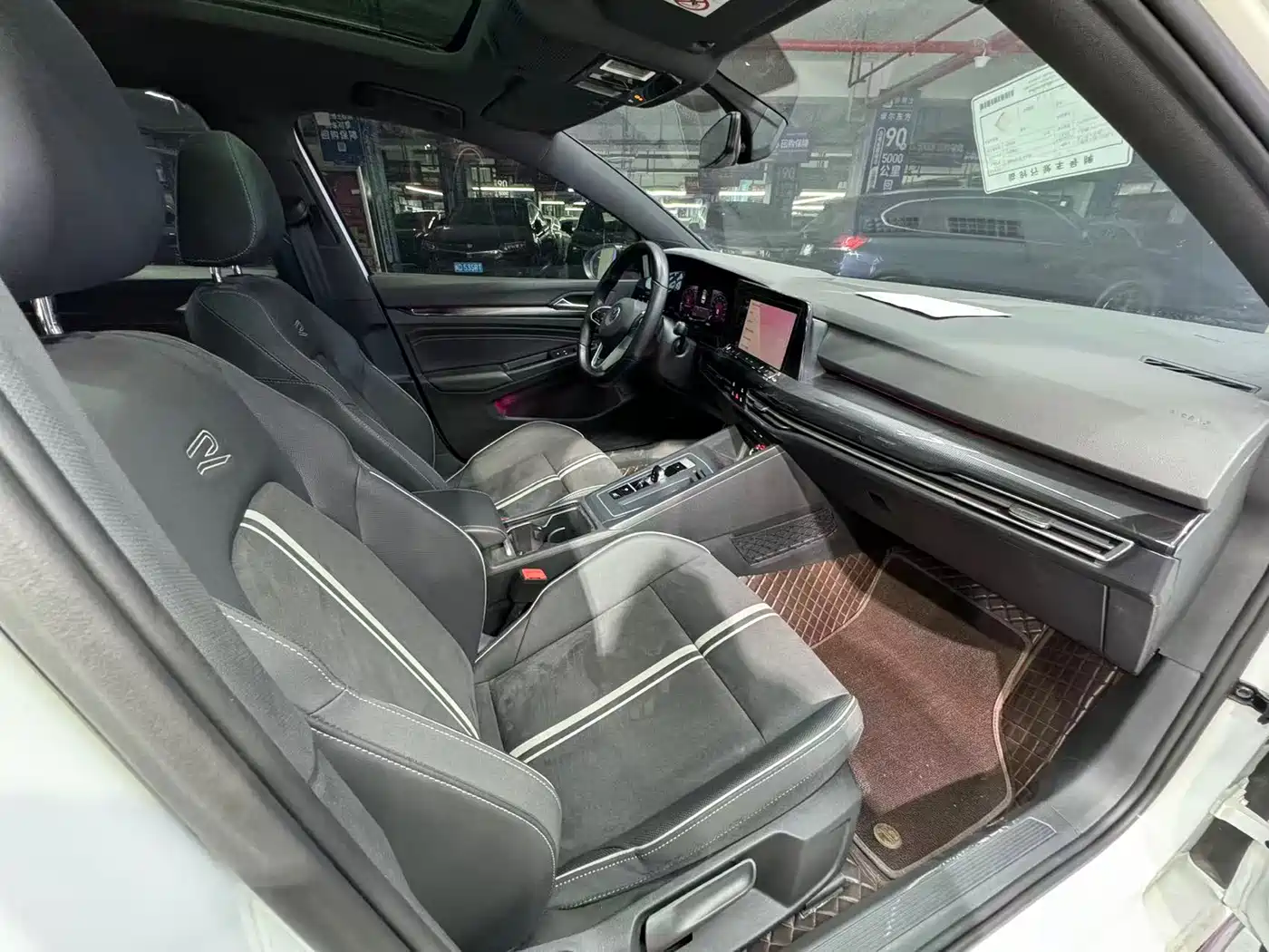 Volkswagen Golf 2021 280TSI DSG R-Line фото 19