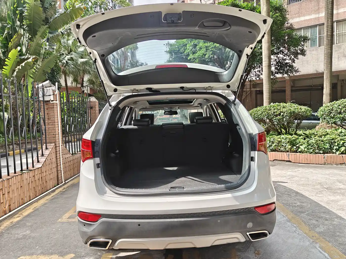 Hyundai Santa Fe 2015 2.4L Automatic 2WD Smart 5-seater фото 33