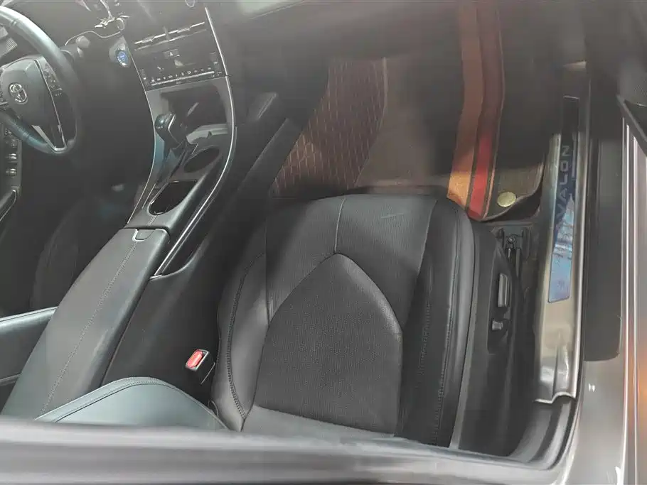 Toyota Avalon 2019 Hybrid 2.5L Luxury Edition China VI фото 8
