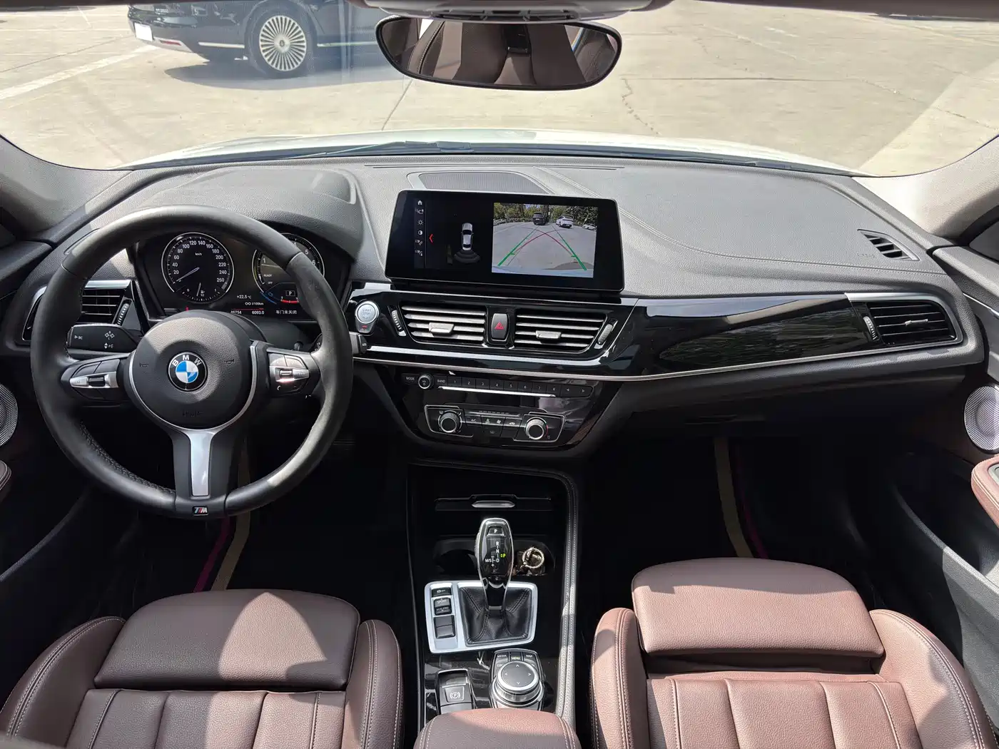BMW 1 Series 2023 125i M Sport Shadow Edition фото 7