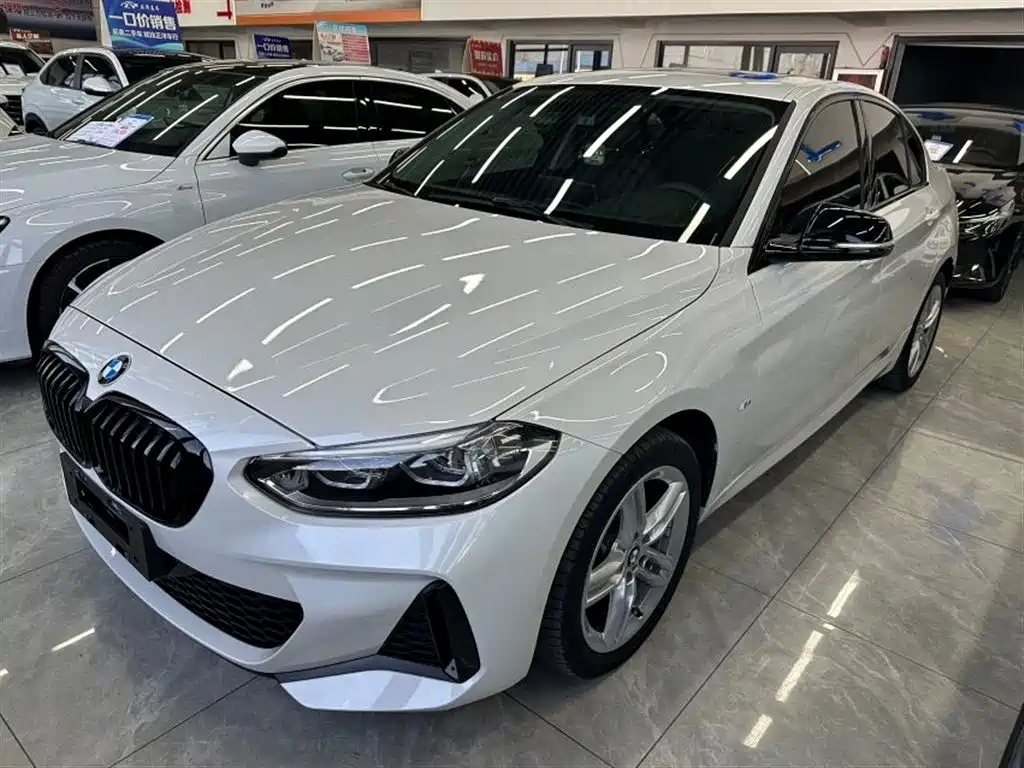 BMW 1 Series 2022 120i M Sport Shadow Edition