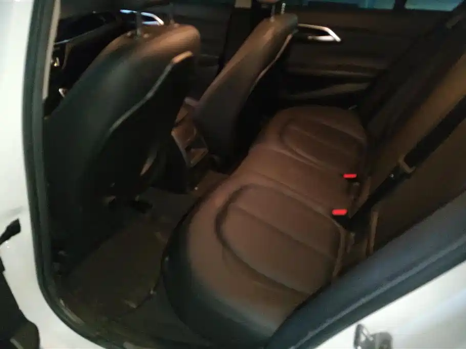 BMW 1 Series 2021 120i M Sport фото 11