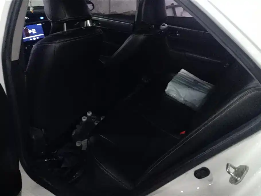 Toyota Corolla 2017 1.6L CVT GL фото 11