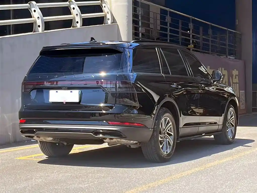 Lincoln Aviator 2023 3.0T V6 AWD Premium Cruise Edition 6-Seater фото 5