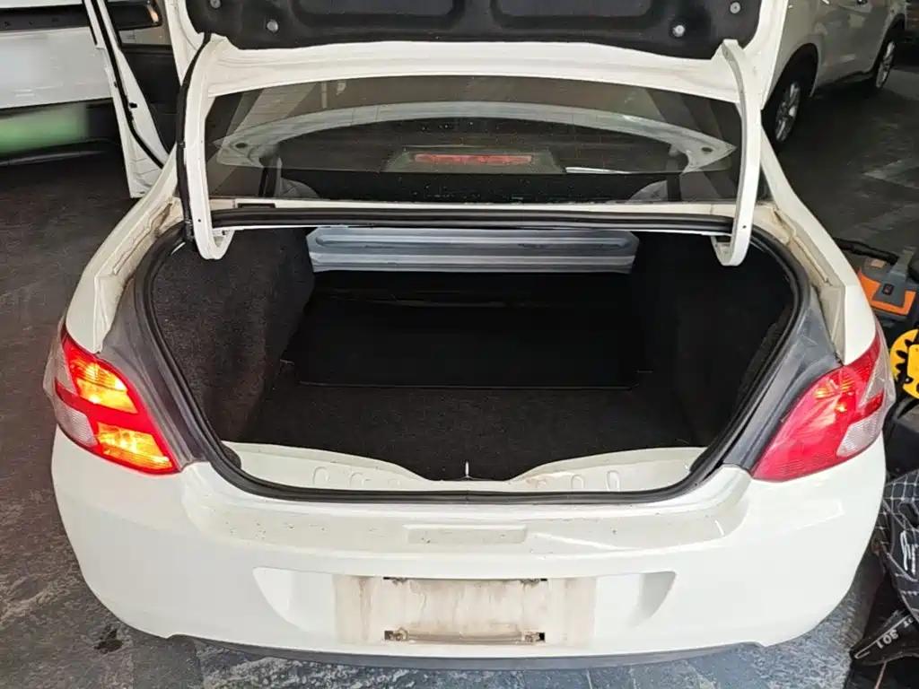 Peugeot 301 2016 2016 1.6L Manual Comfort Edition
