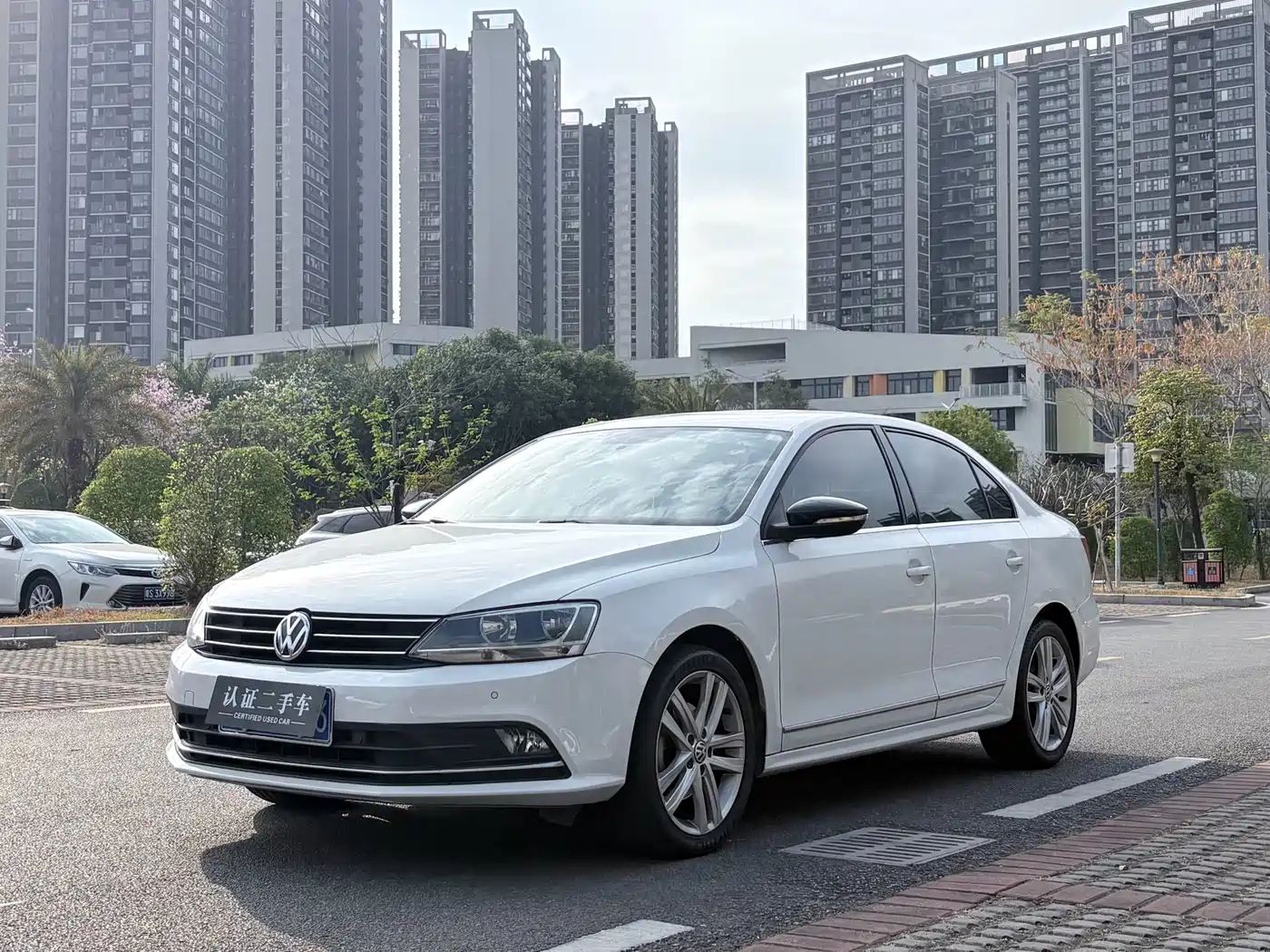Volkswagen Sagitar 2018 280TSI DSG Spark Edition фото 2