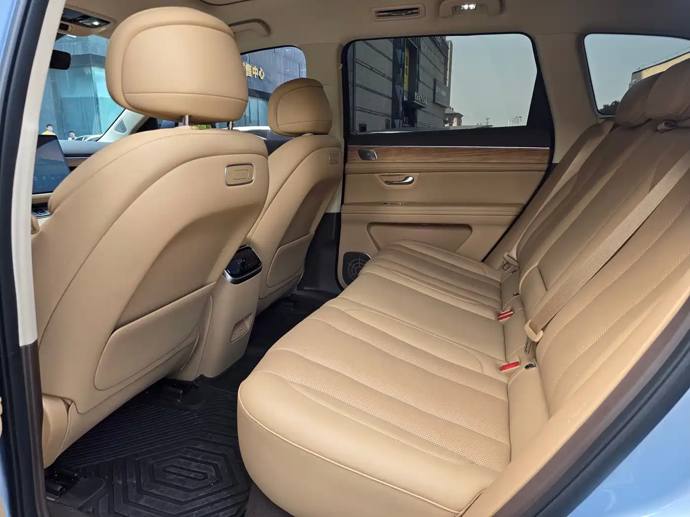 AITO Wenjie AITO M7 2024 1.5T Smart AWD Max Edition 5-Seater фото 3