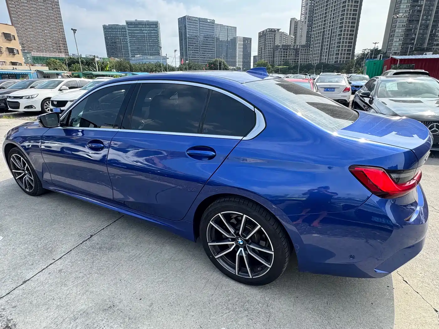 BMW 3 Series 2021 325Li M Sport Package фото 4