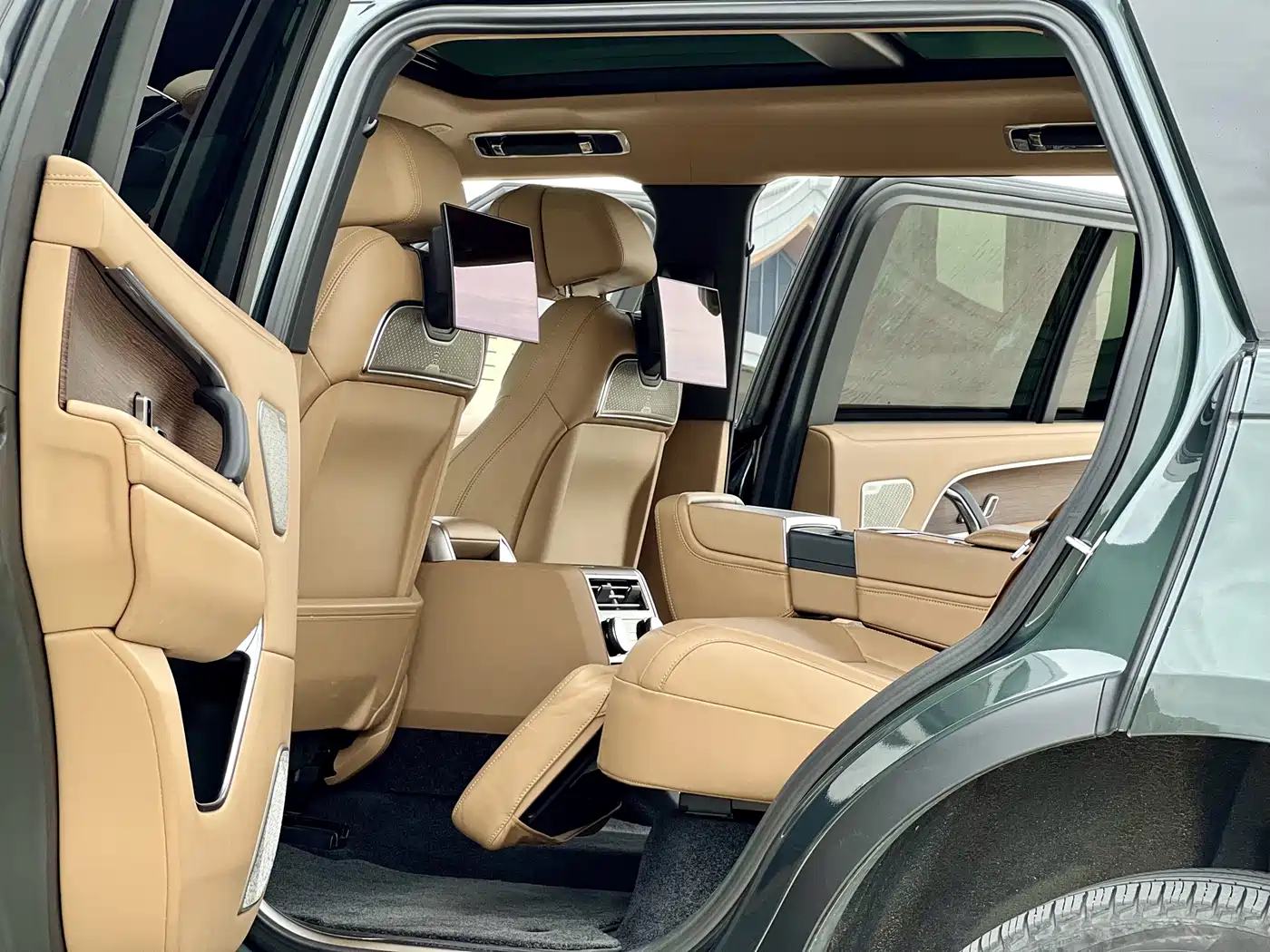 Land Rover Range Rover 2023 3.0 L6 400PS Exemplary Long Wheelbase фото 5