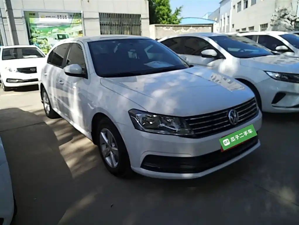 Volkswagen Lavida 2015 1.6L Automatic Trend Edition фото 4