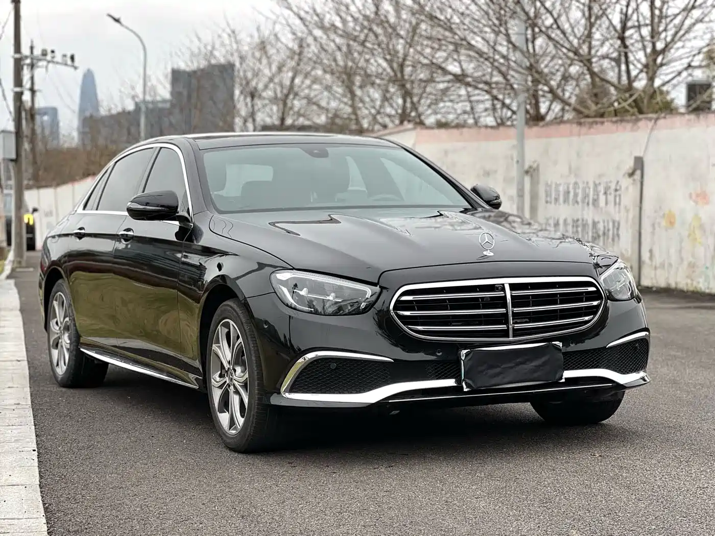 Mercedes-Benz E-Class 2023 E 300 L Fashion фото 3