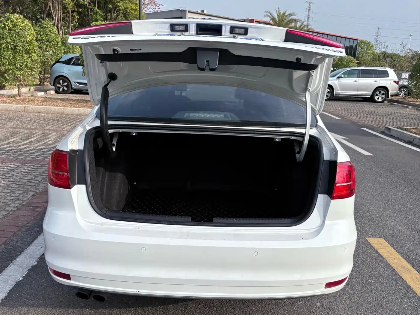 Volkswagen Sagitar 2018 280TSI DSG Spark Edition фото 9